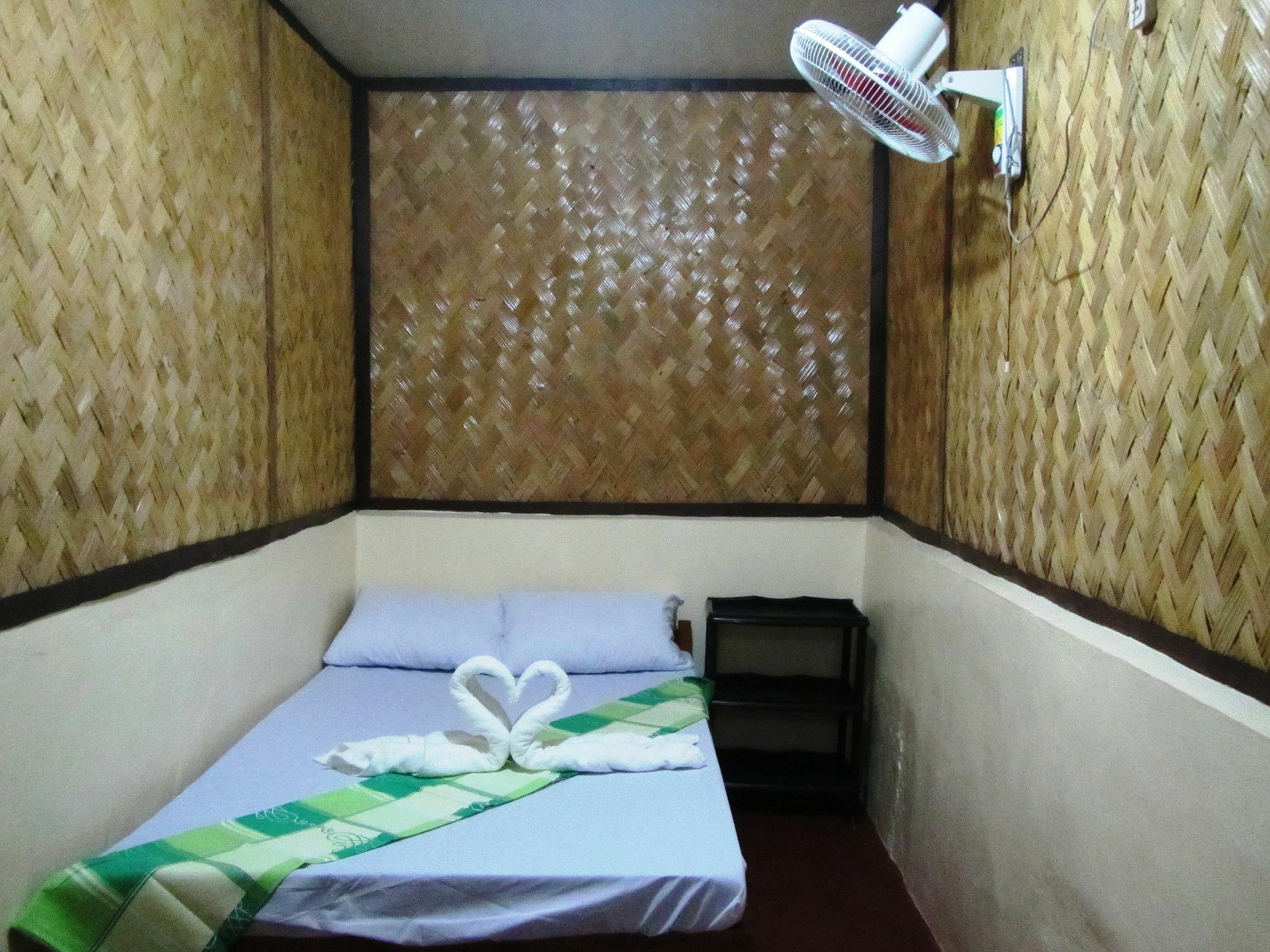 Coron Guapos Guesthouse Екстер'єр фото